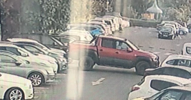 Çaldığı aracı 'çarpışan araçlar' gibi kullandı