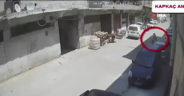 Cep telefonu ile konuşurken kapkaça uğradı