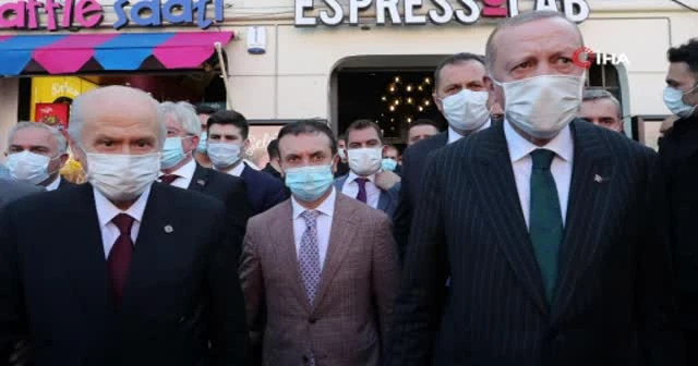 Cumhurbaşkanı Erdoğan ve Bahçeli Fatih'te bir kafede çay içti