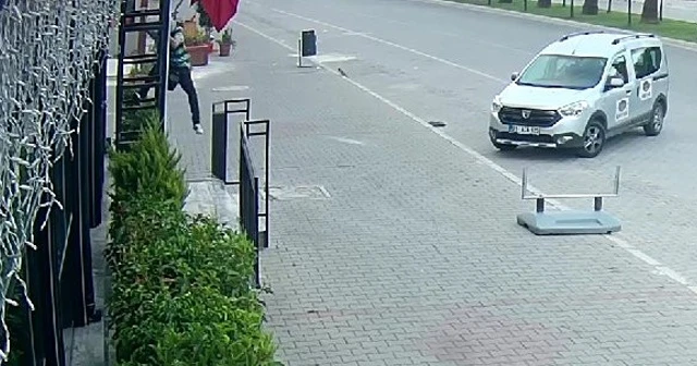 Hırsızın evlere girme anı ise saniye saniye görüntülendi