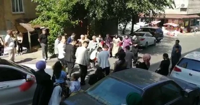 Maskesiz ve sosyal mesafesiz düğün kamerada