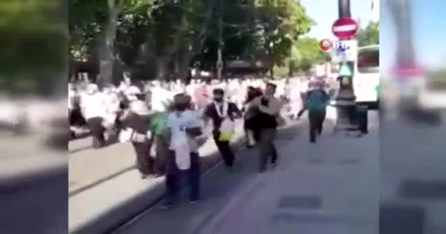 Vatandaşlar açılışa saatler kala Ayasoyfa Camii’ne koştu