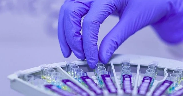 Aşı Türkiye'de 700 gönüllüde test edilecek!