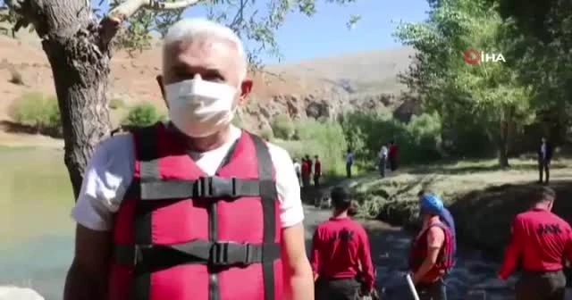 Binali Yıldırım Erzincan’da rafting yaptı