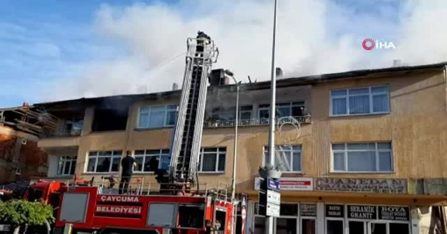 Çatıda çıkan yangın korku dolu anlar yaşattı
