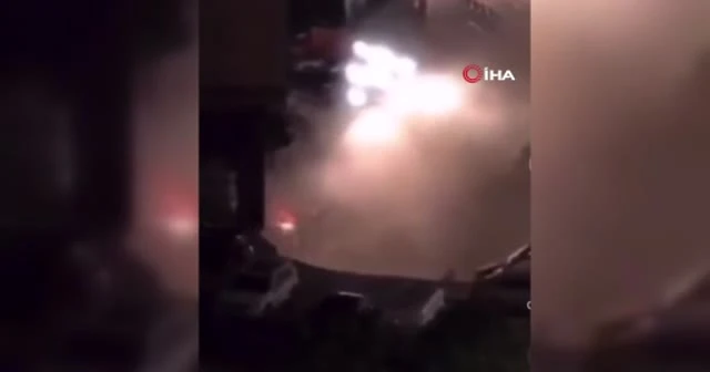Çin’de yol çöktü, 21 araç hurdaya döndü