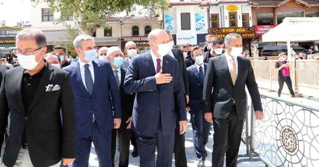 Cumhurbaşkanı Erdoğan cuma namazını Eyüpsultan'da kıldı