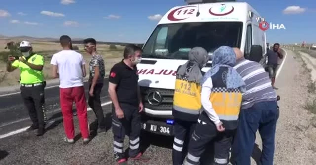 Eşinin mezarından dönerken kaza yaptı