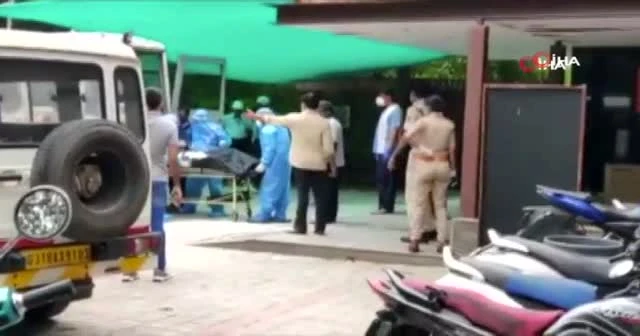 Hindistan’da korona hastanesinde yangın: 8 ölü