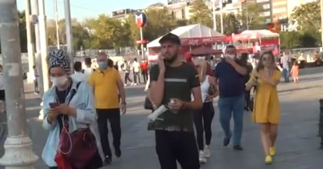 İstiklal Caddesi'nde dikkat çeken bayram yoğunluğu