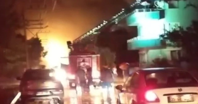 İzmir'de yıldırım düşen evde yangın çıktı