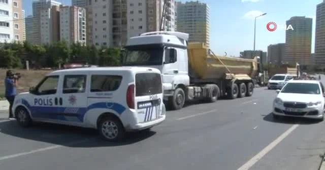Kaçak hafriyat döken kamyon sürücüsü polisi alarma geçirdi
