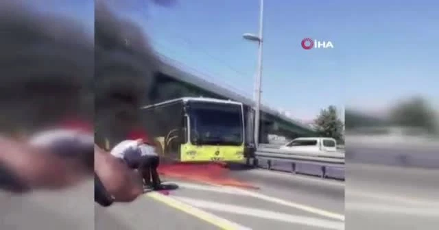 Küle dönen metrobüsten son anda kurtuldu