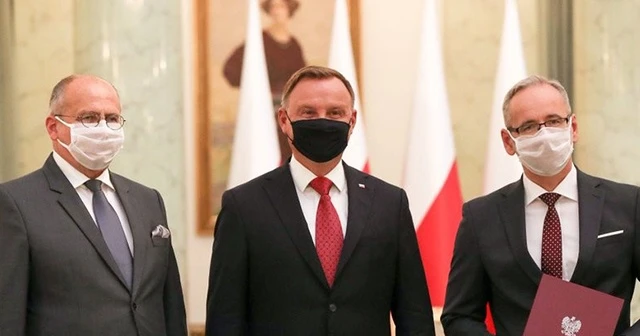 Polonya'nın yeni Dışişleri ve Sağlık Bakanı göreve başladı