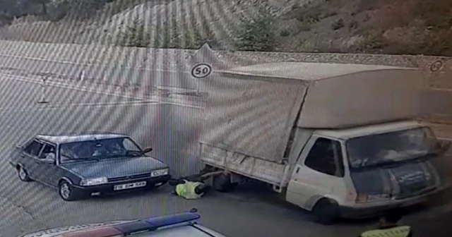 Sürücü az kalsın jandarmayı eziyordu