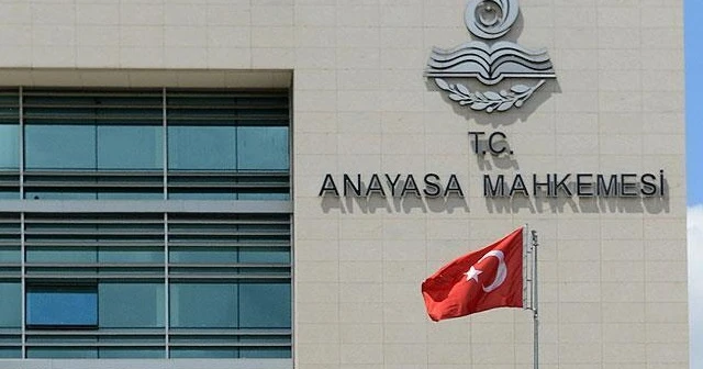 AYM'den 'süresiz nafaka' kararı!