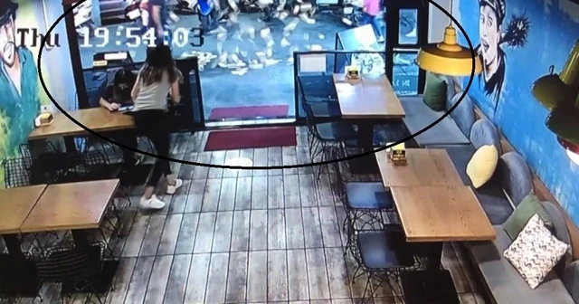 Caddeye para saçtı