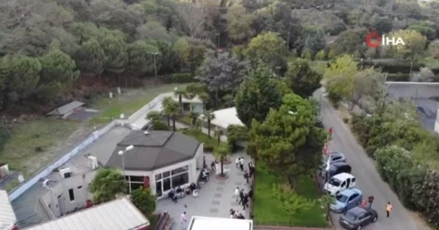 Deprem sonrası bazı meydan ve parklar drone ile görüntülendi