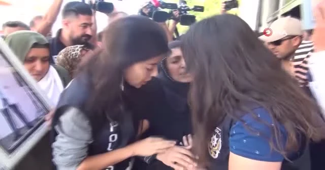 HDP ve PKK'ya karşı direnişe dönüşen evlat nöbeti İHA tarafından belgesele taşındı