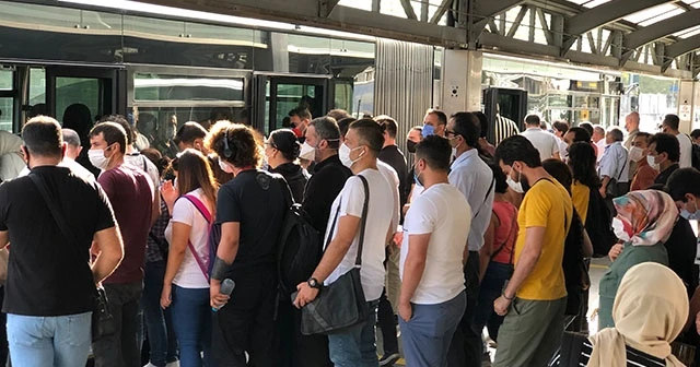 İstanbul’da toplu taşımada tıka basa yoğunluk