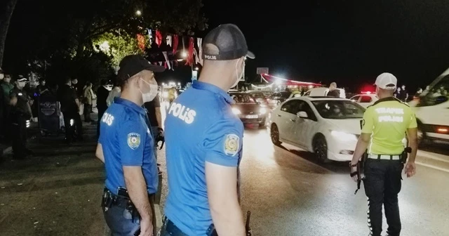 İstanbul İl Emniyet Müdürü Aktaş Üsküdar sahilde asayiş uygulamasına katıldı