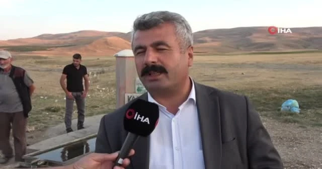 Kokusuna aldırmadan kana kana içiyorlar