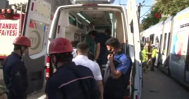 Otomobille tramvay çarpıştı: 1 yaralı