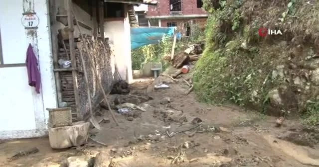 Rize'de şiddetli yağış sellere neden oldu
