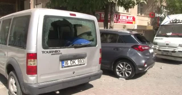 Şanlıurfa’da eline demir levyeyi alan kadın 21 aracın camını kırdı