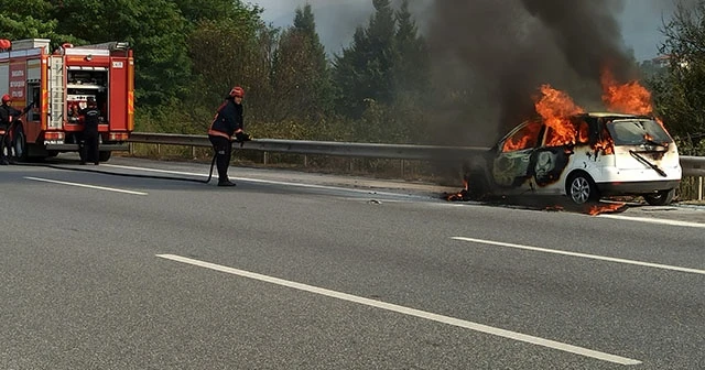 Yanan otomobildeki patlamalar yürekleri ağza getirdi