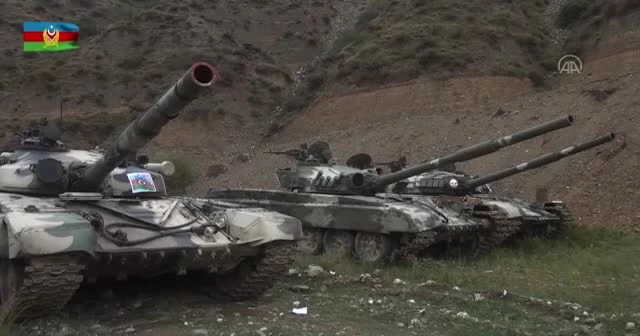 Azerbaycan ordusunun ele geçirdiği askeri araç ve silahlar