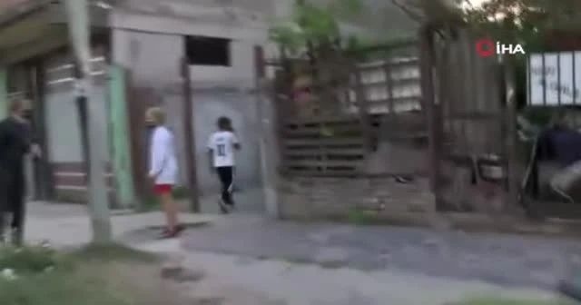 Canlı yayında soyuldu