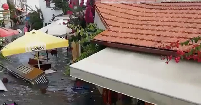 Deprem sonrası deniz çekildi