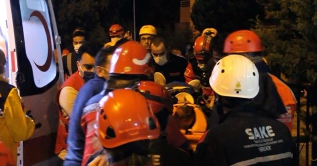 Depremden 15 saat sonra enkazdan kurtarıldı