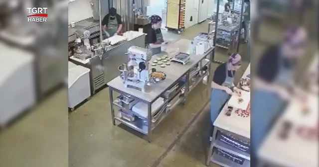 Depreme iş yerinde yakalananların panik anları