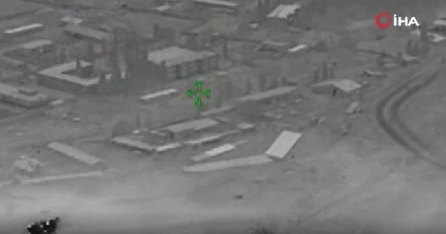 Ermenistan'a ait karargah ve mühimmat depoları vuruldu