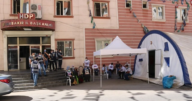 Evlat nöbeti 400'üncü gününde