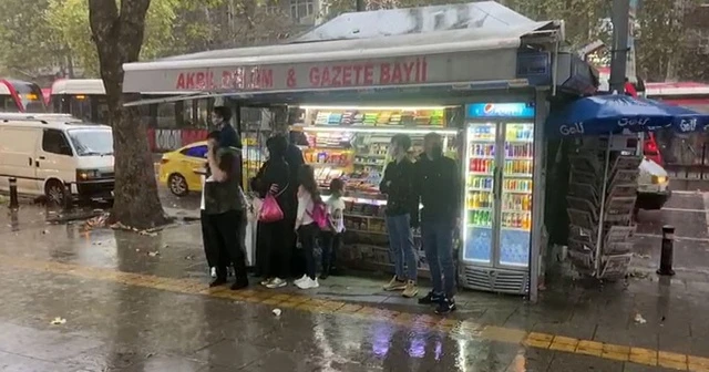 İstanbul’da sağanak yağış başladı