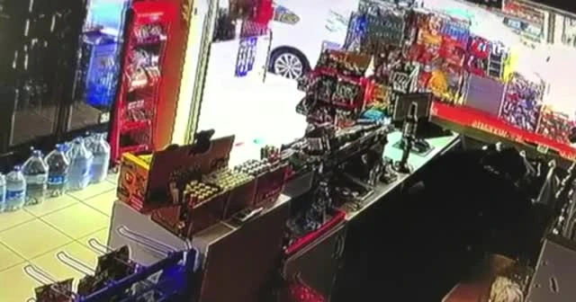 Kasiyeri oyaladı 10 bin lirayla kaçtı
