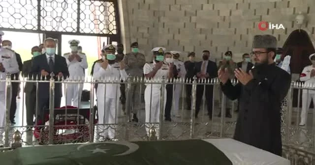 Milli Savunma Bakanı Hulusi Akar, Pakistan’da Mehter Marşıyla karşılandı