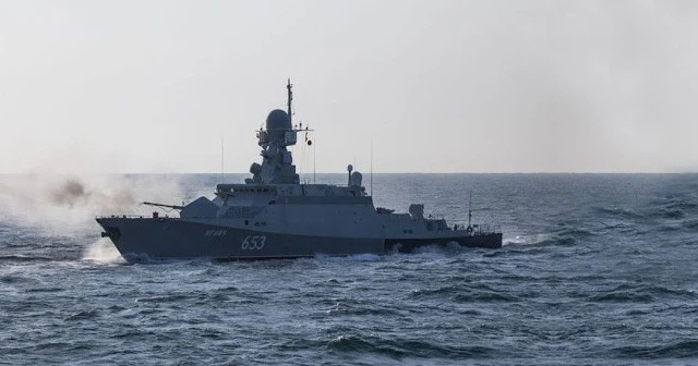 Rusya, Hazar Denizi'ndeki tatbikatın görüntülerini yayınladı