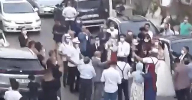 Sokağa taşan düğün tepki çekti