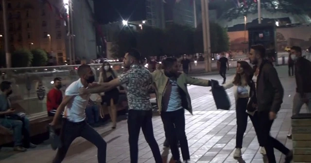 Taksim Meydanı’nda tekme ve tokatlı kavga