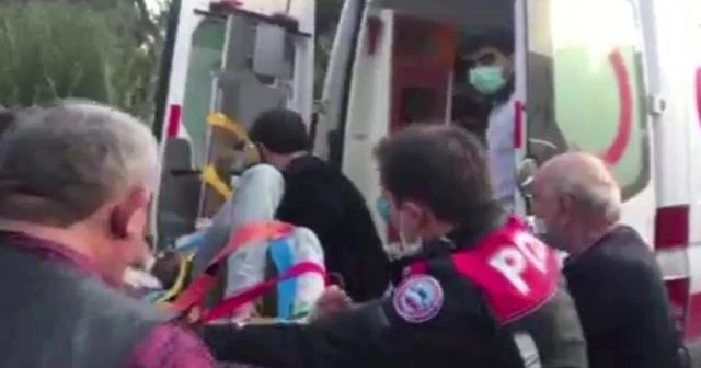 Yaralı vatandaş enkaz altından böyle çıkarıldı