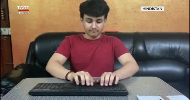 14 yaşında üniversiteden mezun oldu