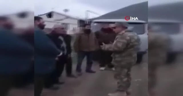Azerbaycan askeri, Ağdam’ın tahliyesinde Ermeni sivillere yardım etti