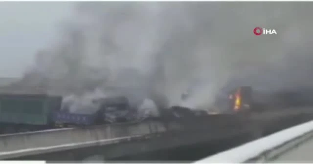 Çin’de 43 aracın karıştığı trafik kazasında 3 kişi öldü
