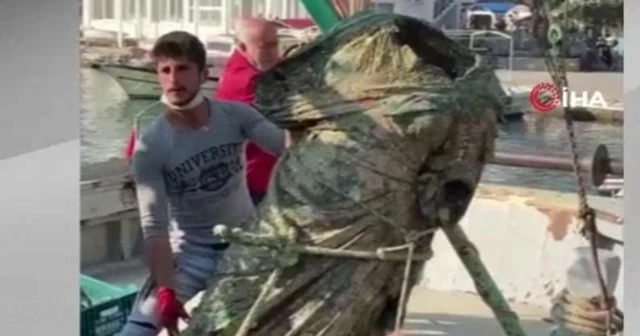 Denizden balık yerine heykel çıktı