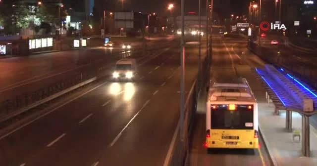 İstanbul'da sokağa çıkma kısıtlamasının sona ermesiyle yollarda hareketlilik başladı