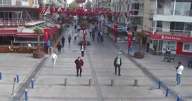 İzmir'deki deprem anı KGYS kameralarına yansıdı